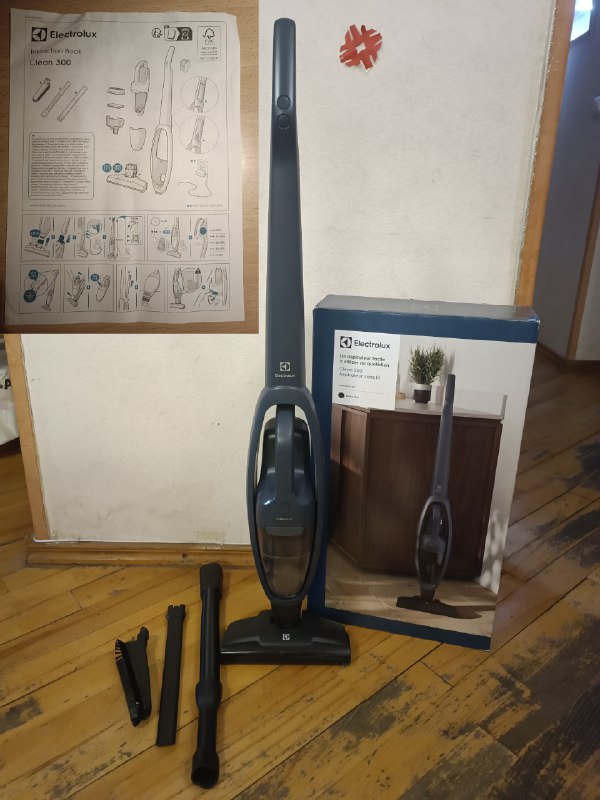Пылесос Electrolux Clean 300 ES31C183DB
