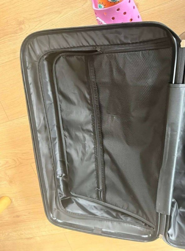 Черный чемодан для путешествий 4