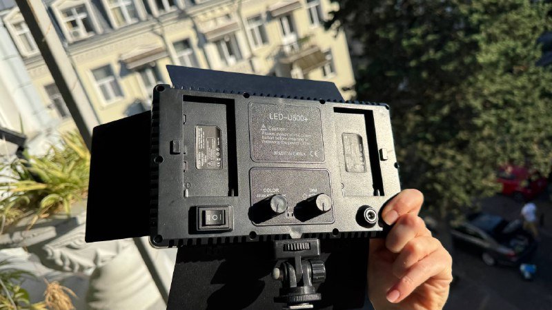 Видео свет лампа с регуляцией яркости и теплоты 3