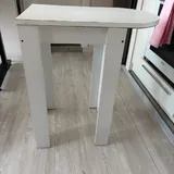 Белый столик из ДСП 2