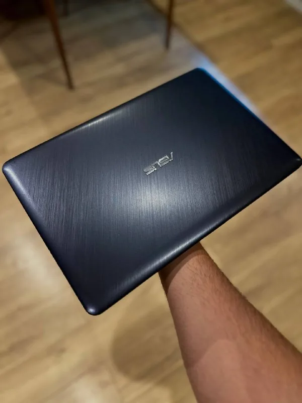 ASUS VivoBook 15 X540UAR 1