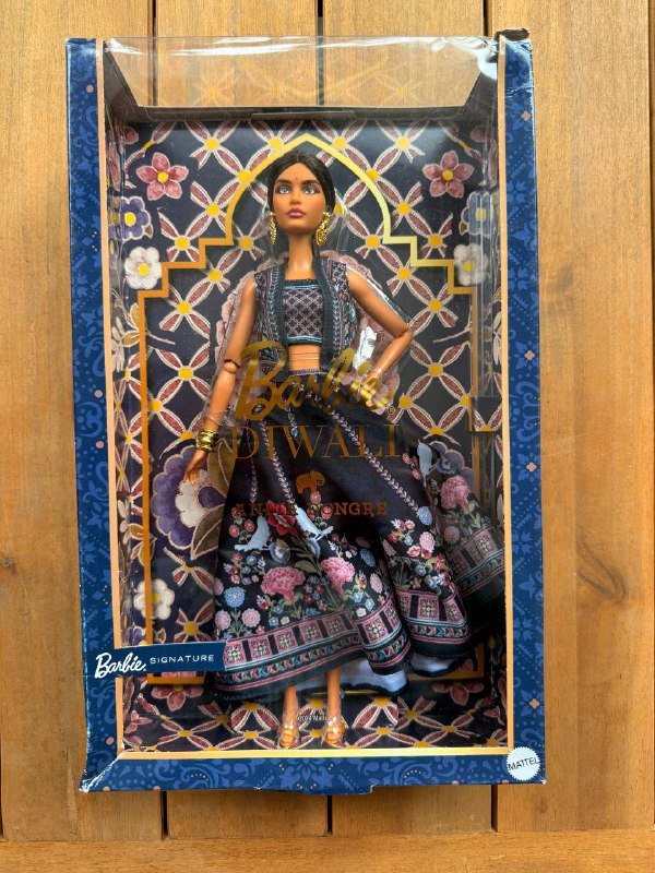 Коллекционная кукла Barbie Diwali с подставкой