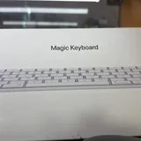 Apple Magic Keyboard 4
