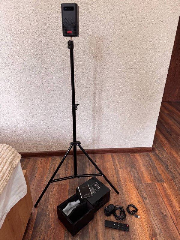 Byintek P20 Mini Smart DLP projector 3
