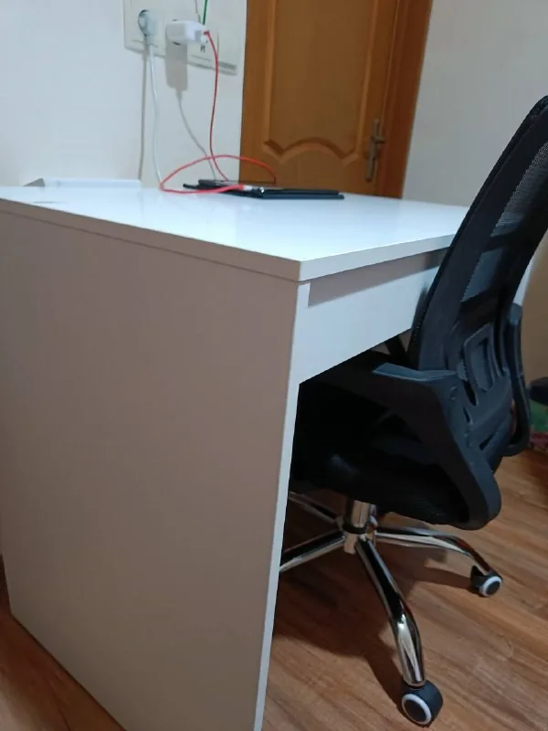 Стол, стул, прикроватный столик 1