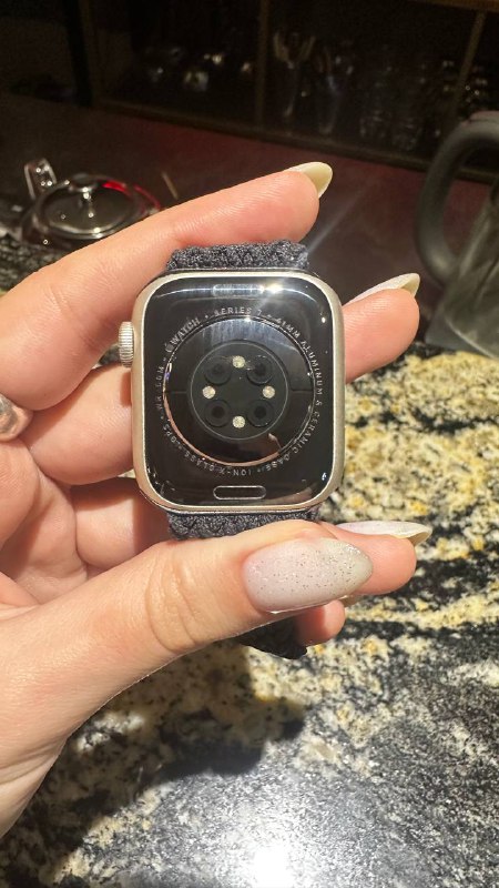 AirPods Pro 1, Apple Watch 7 41mm, accessories 3