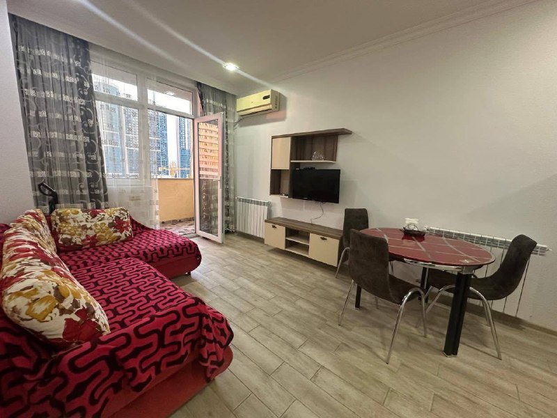 2-комнатная квартира с отдельной спальней в Батуми