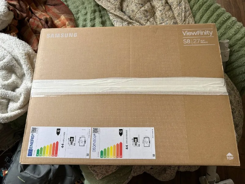 Samsung ViewFinity S8 монитор 27" 1