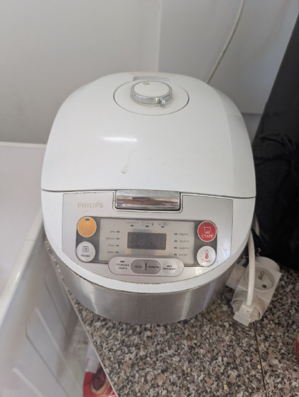 Мультиварка, гиря, компьютерный стол, осушитель воздуха, комод 5