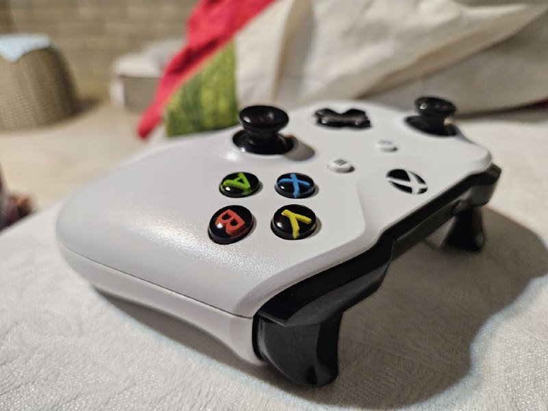 Xbox One консоль, контроллер, 2 игры Red Dead Redemption II и 2K18 5