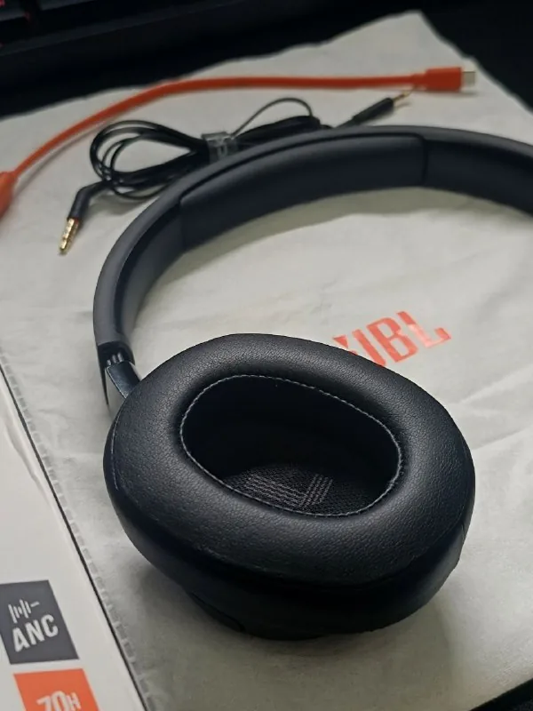 Беспроводные наушники JBL Tune 770NC 1