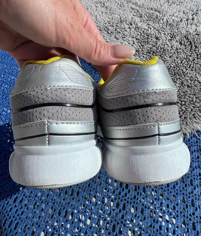 Кроссовки фирмы Demax размер 40 2