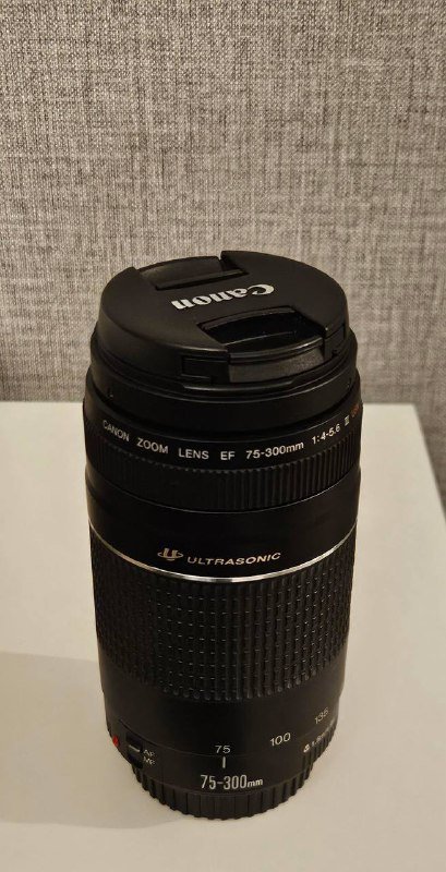 Камера Canon EOS 1200D, объектив 75-300мм, сумка Canon EOS 5