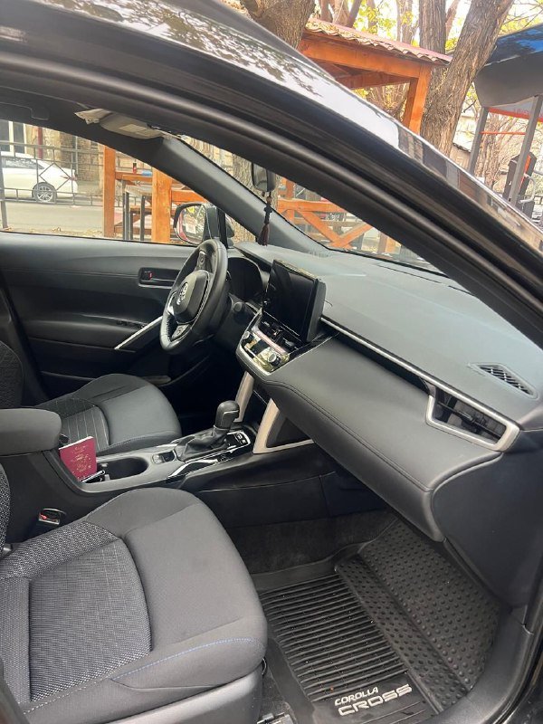 Toyota Corolla 2024 года гибрид 4x4 2