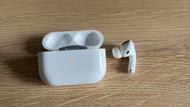 зарядный кейс Lightning для Apple Airpods Pro 1st generation
