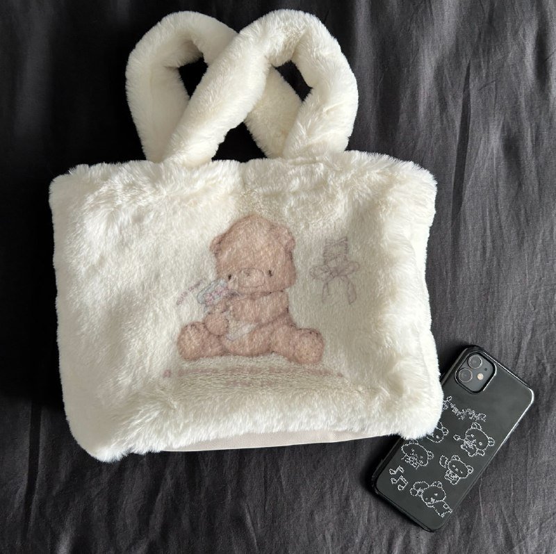 светлая кофта, сумка мягкая, чёрные гетры, пояс винтаж 3