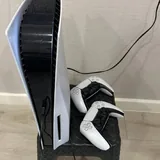 PlayStation 5 с двумя геймпадами 2