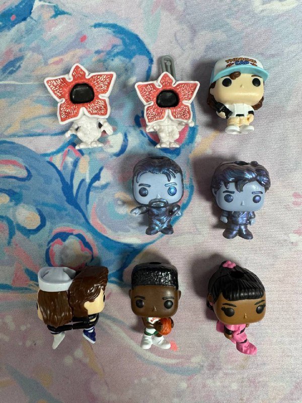 Фигурки Kinder joy Stranger Things Очень странные дела