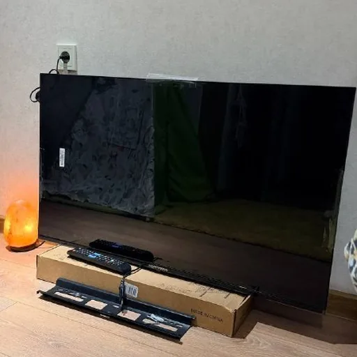 Телевизор 43" с кронштейном