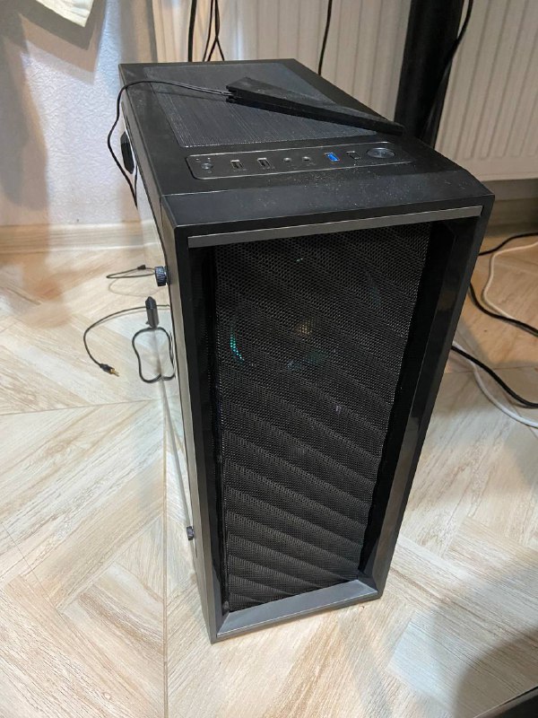 Бюджетный игровой компьютер, ПК, клавиатура, мышка, колонки 2