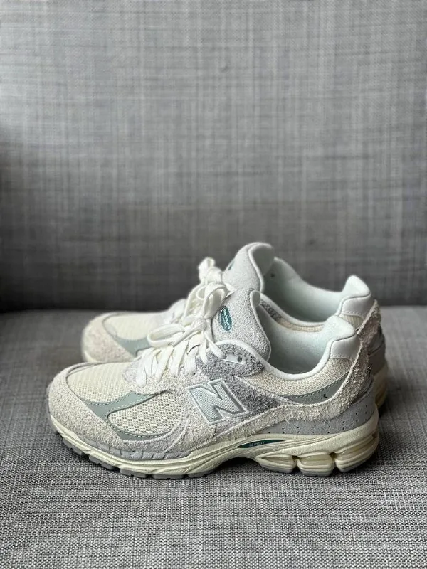 Кроссовки New Balance 2002R 1