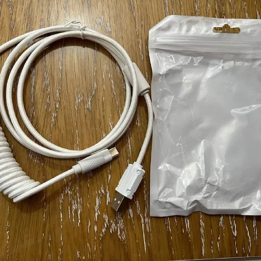 Белый плетеный кабель USB A — USB Type-C