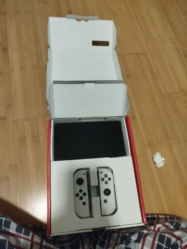 Nintendo Switch OLED 1