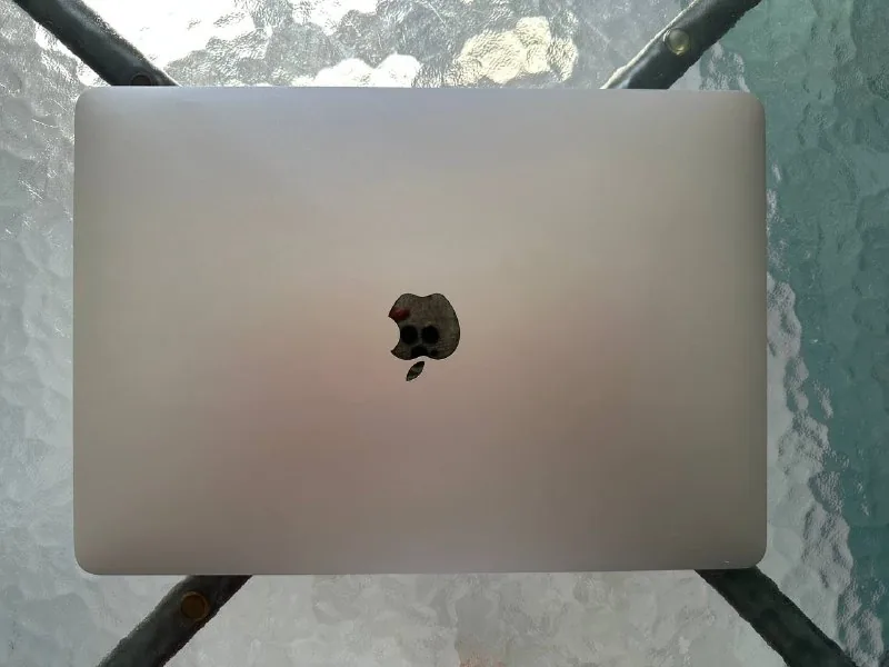 MacBook Air M1 8/256 GB 1