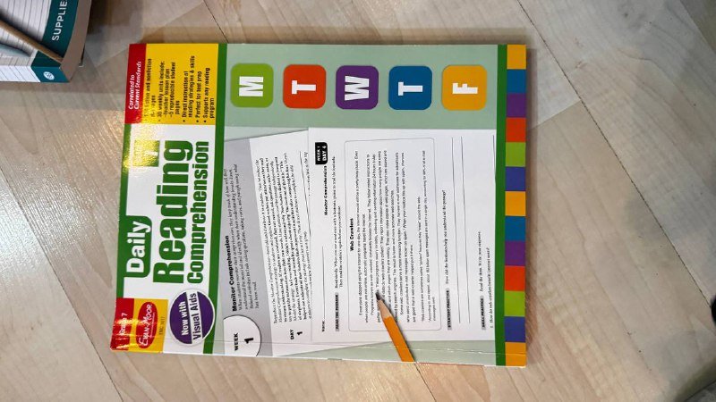 Учебные книги и тетради по английскому и математике 5