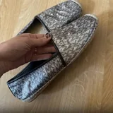 Сандалии, тапочки, кроссовки, футболки, браслеты, очки, сумка 2