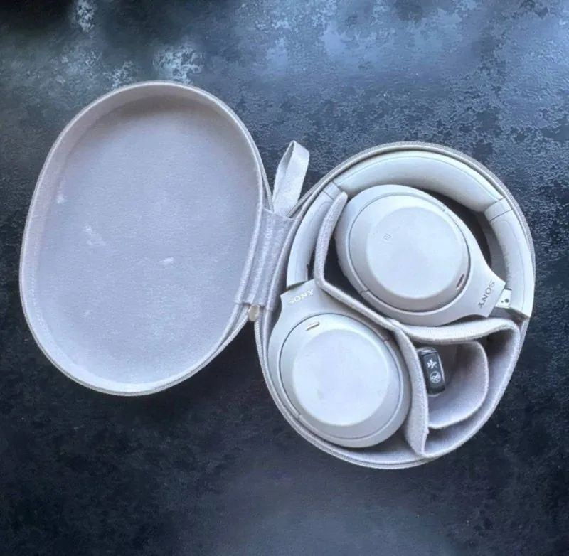 Навушники Sony WH-1000XM4