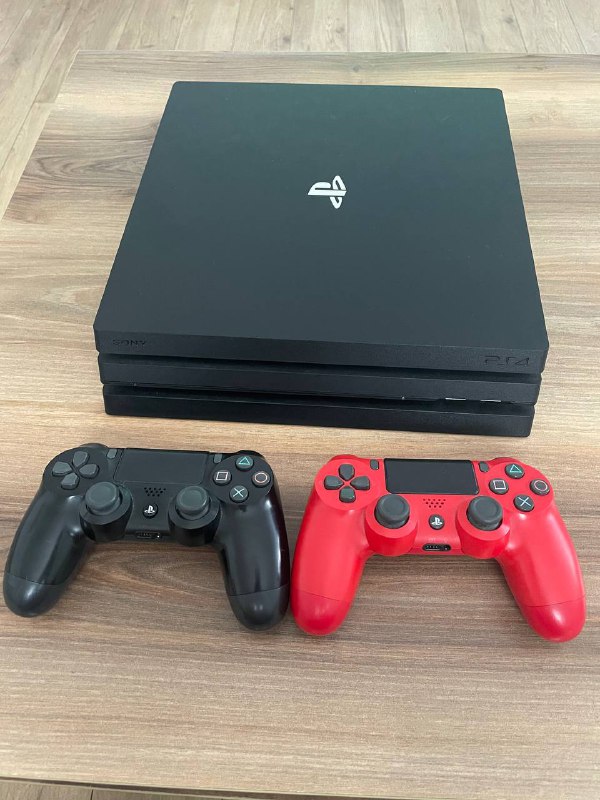 playstation 4 pro 4K с двумя джойстиками