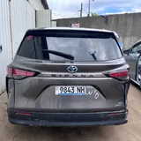 Toyota Sienna гибрид 2022 5