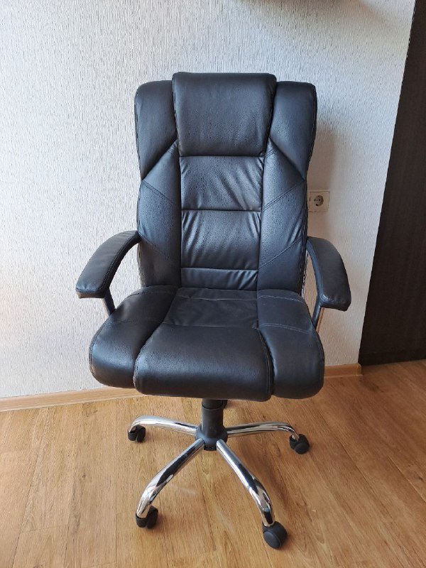 компьютерное кресло, слайсер, банки с краниками 4