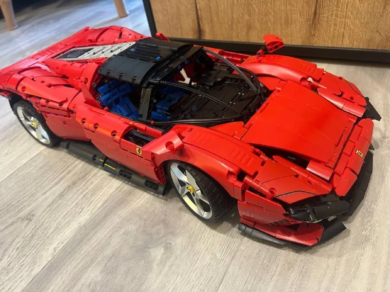 Lego Ferrari Daytona, Lamborghini Sian, BMW M1000RR, Ford GT, Lamborghini Huracan 1