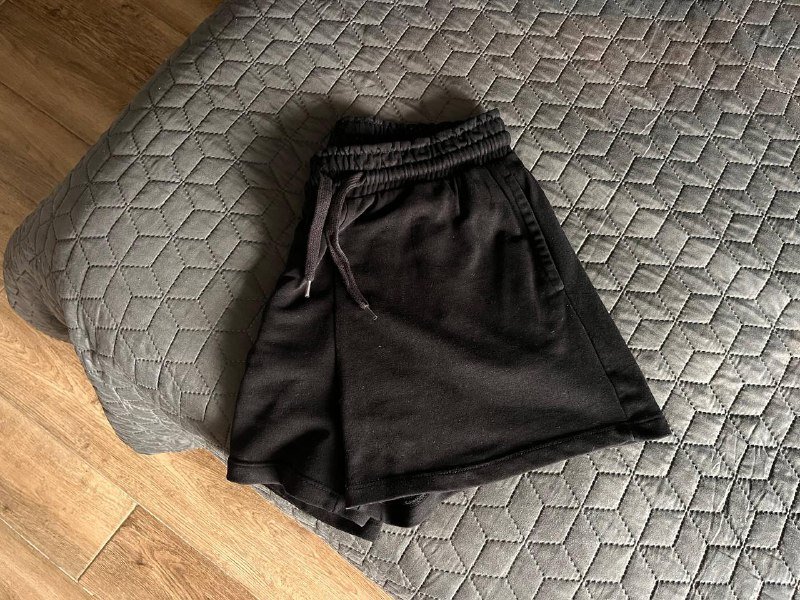 Джинсы Massimo Dutti, Свитер Mango, Шорты Nike, Книга Setters, Шорты H&M, Куртка Roxy 5