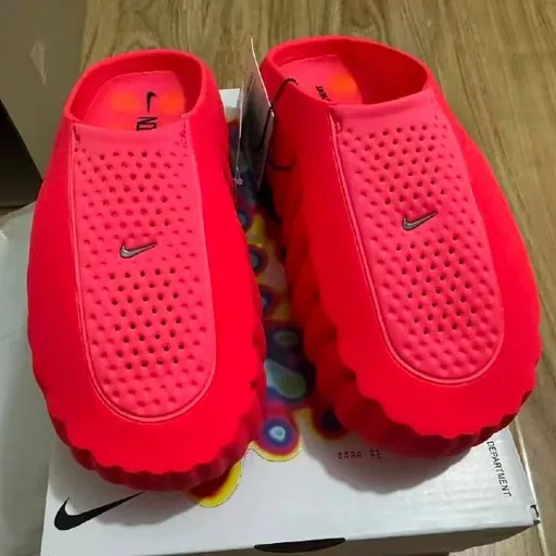 Nike Mind 001