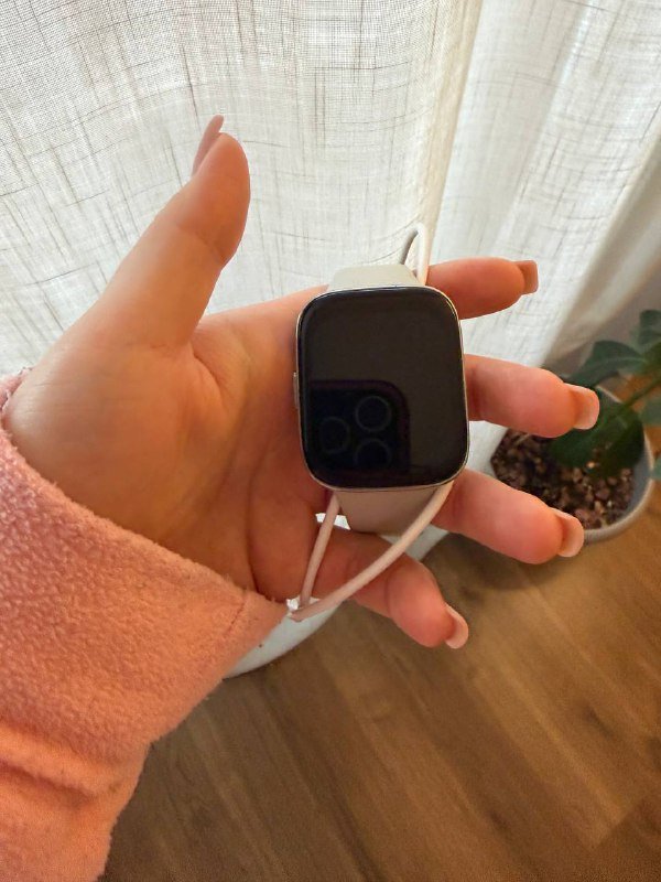 Часы Xiaomi с зарядным проводом