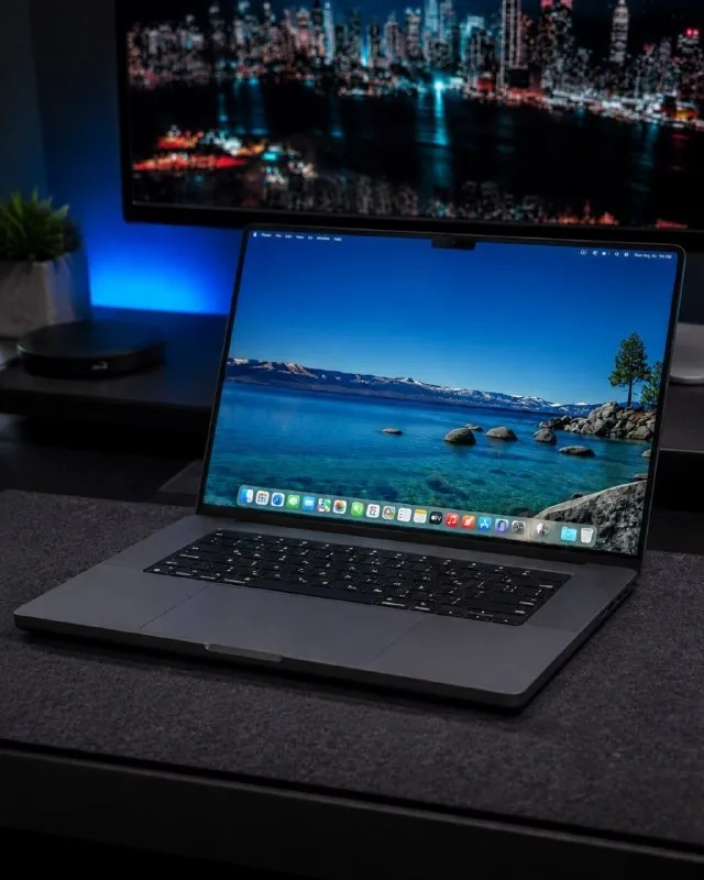 MacBook Pro 16 M3 Max 1
