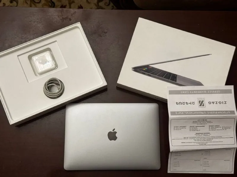 MacBook Pro 13 2019 1