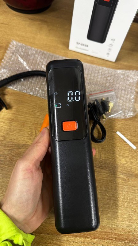 Портативный компрессор для шин и мячей