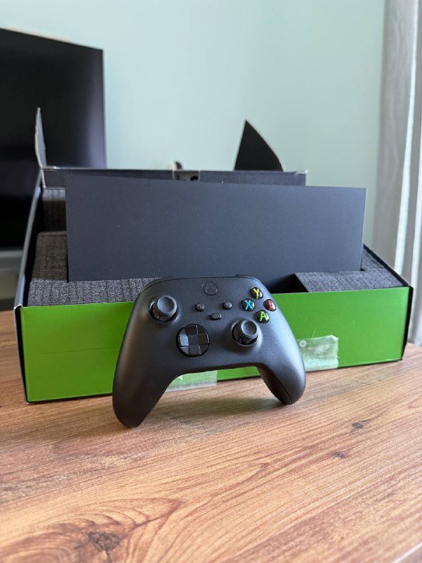 xbox series X 1 TB, геймпад, блок питания и hdmi 3