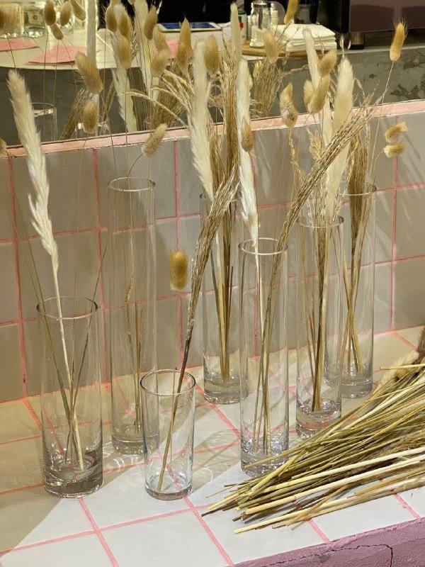 Зеркало в дереве, колбы стеклянные, вазы, поднос, сетка для фотографий, свечи в баночках 2