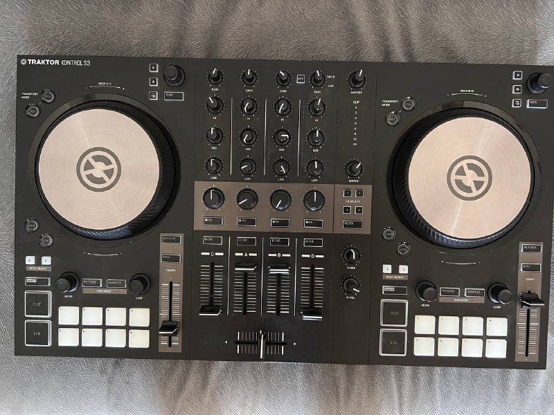 Контроллер Traktor kontrol S3 4х канальных