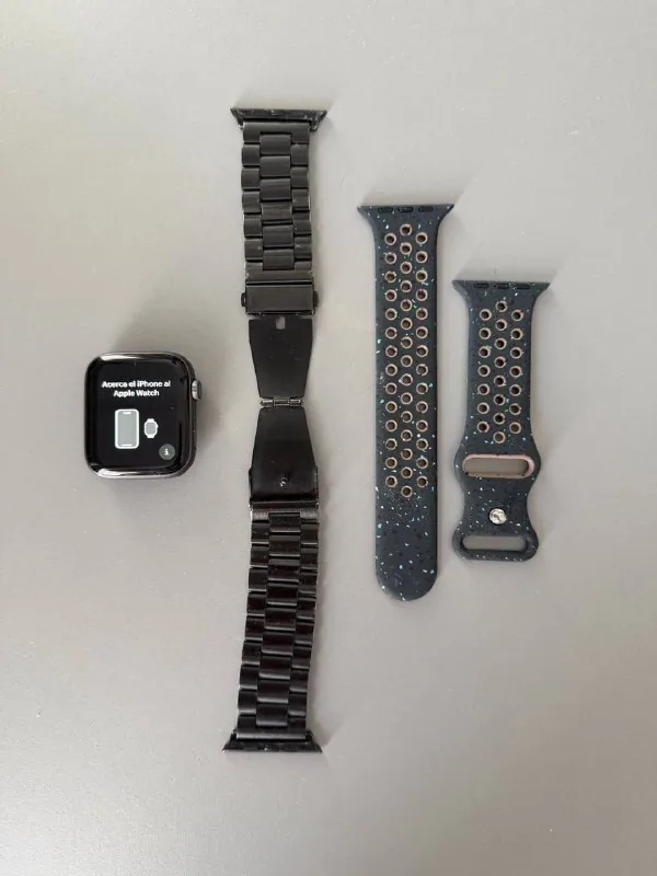 Apple Watch Series 4 44 мм 1