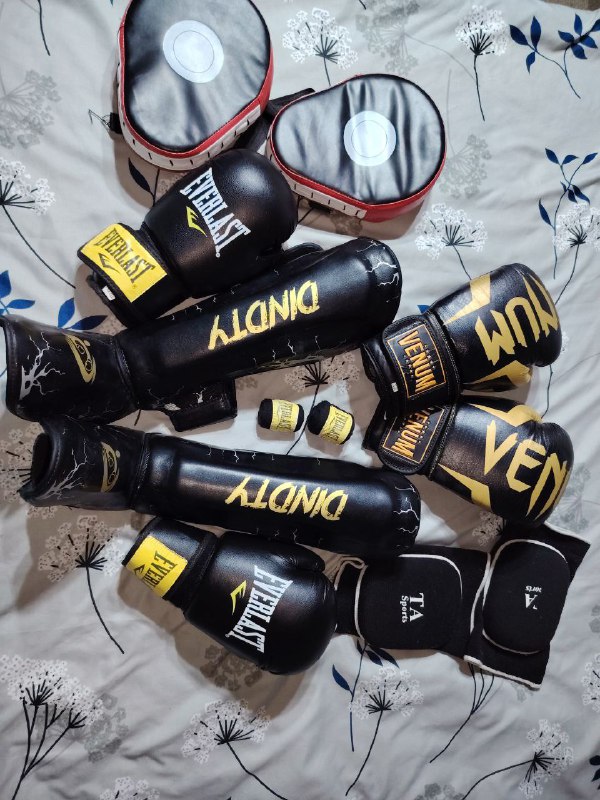 Samsung Note10, Колонки Microlab, Бокс набор боксерский, Бананка черная 6