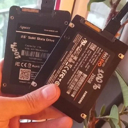 SATA SSD 1 TB, 250 GB