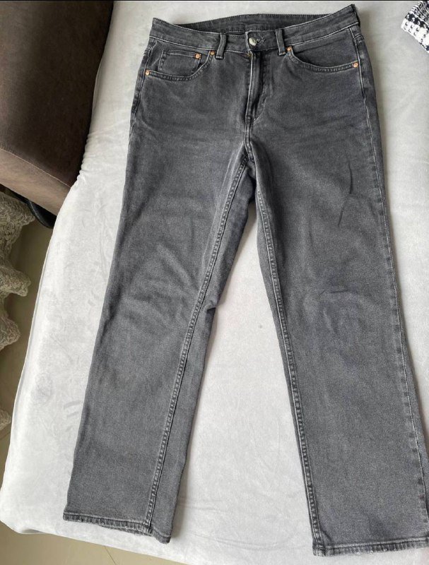 Наушники, очки для плаванья, беспроводная зарядка, джинсы, штаны, кроссовки, шлепки, браслет 5