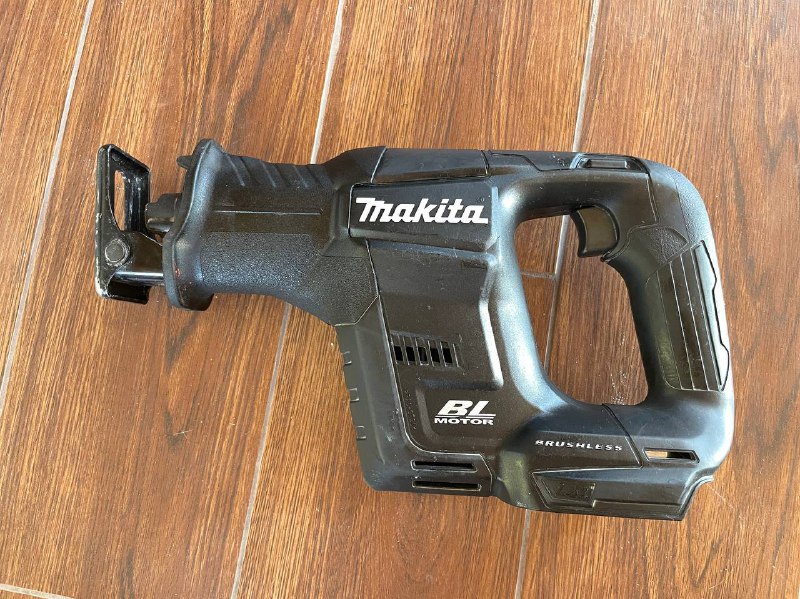 Makita reciprocating saw 1