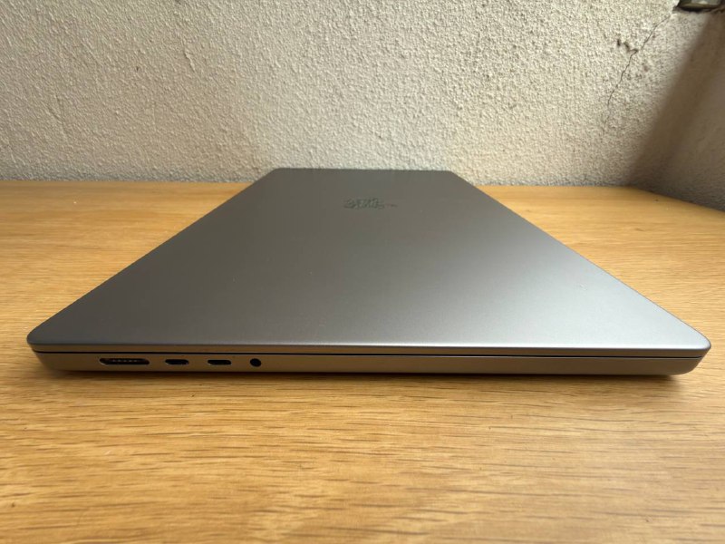 Macbook Pro 16 M1 pro 16GB RAM 512GB SSD 3